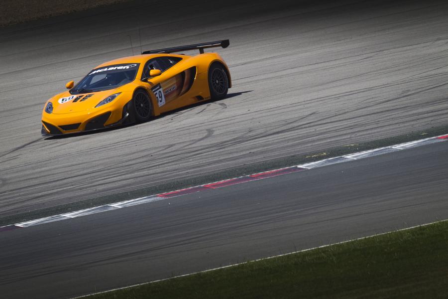  McLaren MP4-12C GT3 2011 года  (фото 88 из 107)